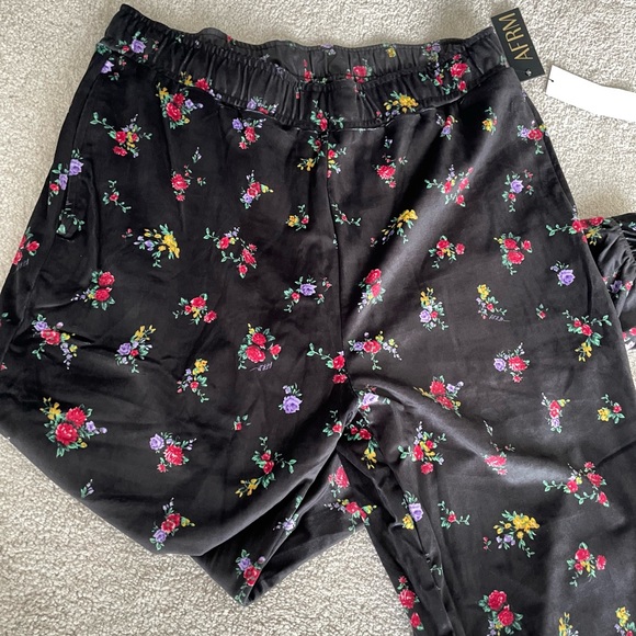 💥2/$60💥 NWT Velour Joggers - Picture 3 of 8